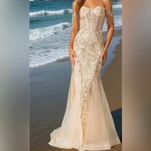 Dancing Queen Gold off-shoulder Sweetheart Prom Gown